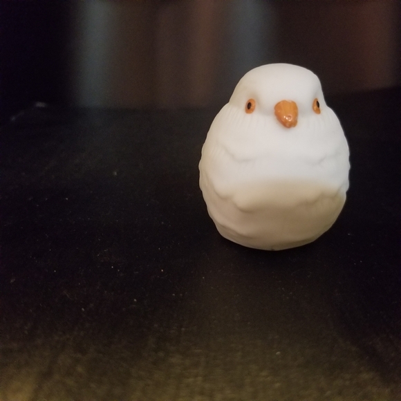 2 porcelain bisque  birds tiny made in Taiwan - Picture 6 of 7